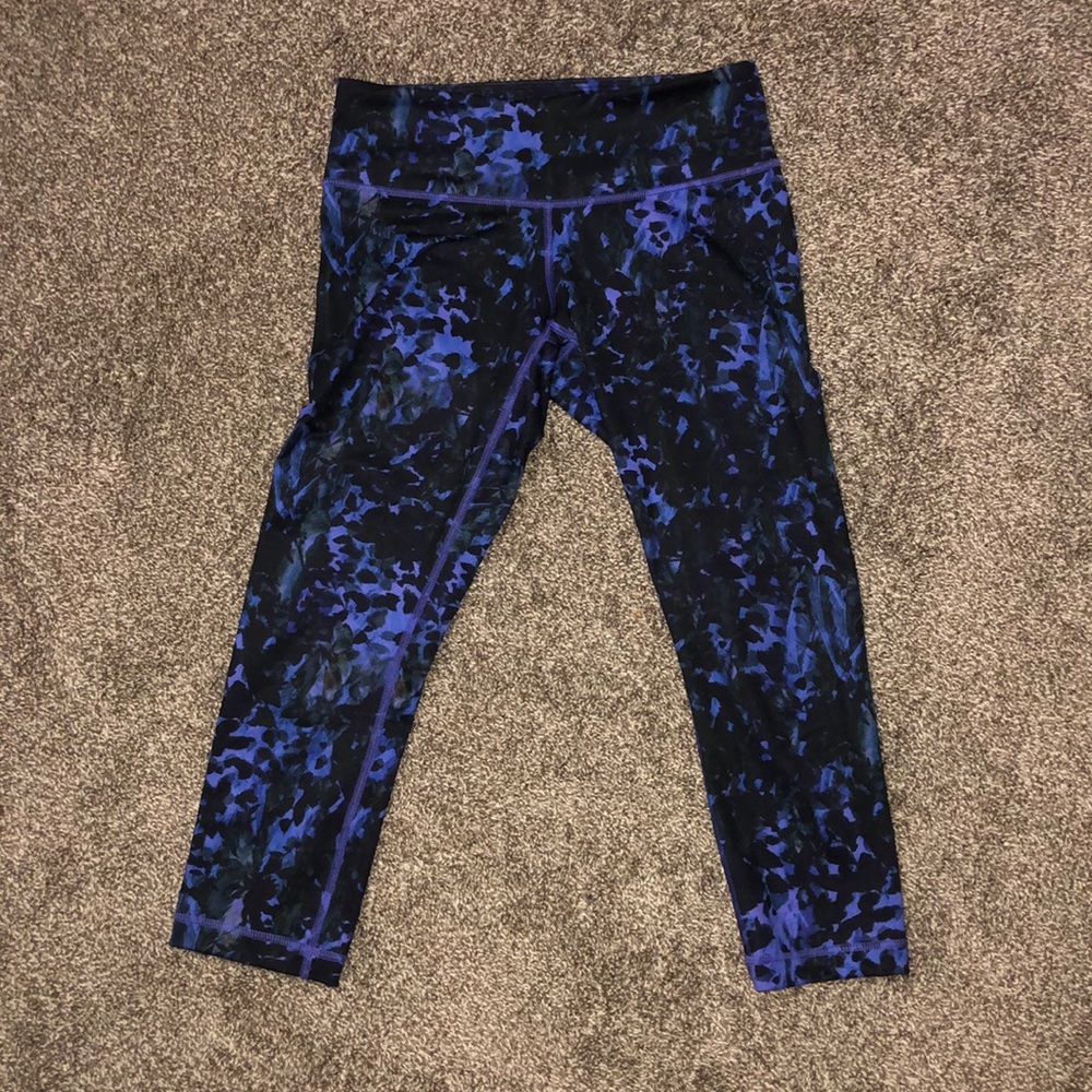 Lululemon Wunder Under Crop II size 6